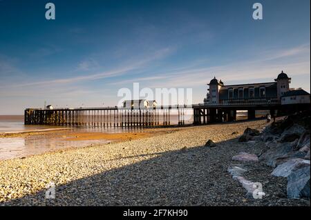 Vue imprenable sur Penarth Pier, Vale of Glamourgan, pays de Galles Banque D'Images