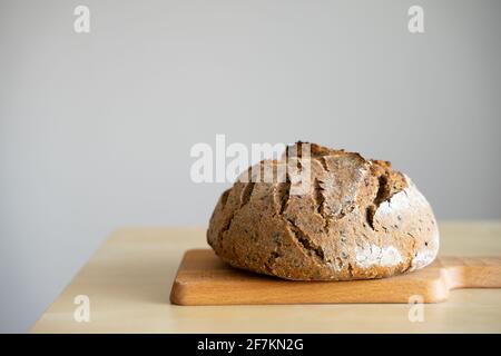 Pain de levain artisanal de pain de base de seigle maison traditionnelle Banque D'Images