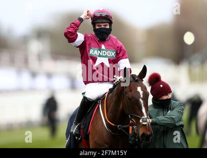 Abacadabras et Jockey Jack Kennedy après avoir remporté l'obstacle Betway Aintree lors du Liverpool NHS Day of the Randox Health Grand National Festival 2021 à Aintree Racecourse, Liverpool. Date de la photo : jeudi 8 avril 2021. Banque D'Images