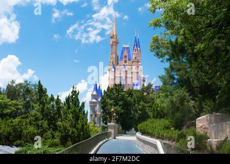 Orlando, Floride. 04 août 2020. Belle vue sur le château de Cendrillon à Magic Kingdom (400) Banque D'Images
