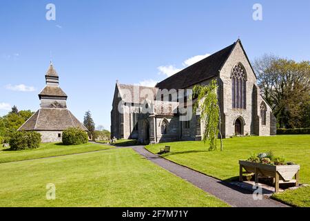 L'église St Marys avec son clocher séparé du XIIIe siècle dans le village de Pembridge, Herefordshire, Royaume-Uni Banque D'Images