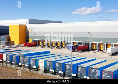 Amazon warehouse royaume-uni avec logo Amazon East Midlands Gateway SEGRO Logistics Park Junction 24 East Midlands Angleterre GB Banque D'Images