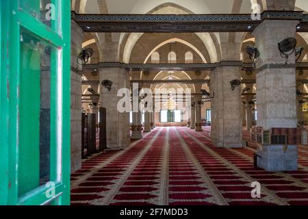 Vue sur la salle de prière hypostyle de la mosquée Al-Aqsa Le Mont du Temple connu des musulmans comme le Haram esh-Sharif Dans la vieille ville est Jérusalem Israël Banque D'Images