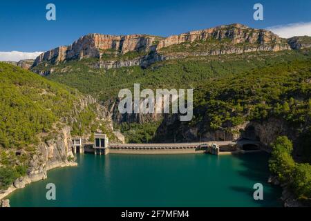 Vue aérienne du marais de Camarasa et de la gorge de Mu (Segre, la Noguera, Catalogne, Espagne) ESP: Vista aérea del embalse de Camarasa (Lérida, Cataluña) Banque D'Images