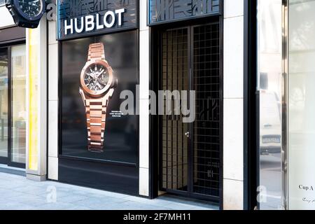 Francfort 03/2020: Hublot fermé en raison de la pandémie de Corona. Hublot haut de gamme montre de mode suisse bijoux magasin / boutique logo avant à Francfort Allemagne. Banque D'Images