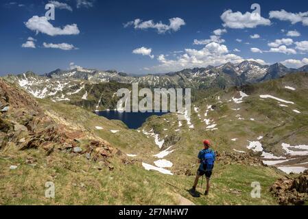 Cirque de Certascan vu de près du col de Certascan en été (Parc naturel Alt Pirineu, Catalogne, Espagne, Pyrénées) ESP: Circo de Certascan en verano Banque D'Images