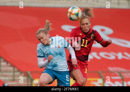 Bruxelles, Belgique. 08 avril 2021. Julie Blakstad (5) de Norvège et Janice Cayman (11) de Belgique photographiés lors d'un match amical entre la Belgique, intitulé les flammes rouges et la Norvège à Koning Boudewijnstadion à Bruxelles, Belgique. Photo Sportpix.be/SPP crédit: SPP Sport presse photo. /Alamy Live News Credit: SPP Sport Press photo. /Alamy Live News Banque D'Images