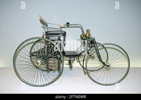 1889 Daimler Motorized quadricycle, Mercedes Museum, Stuttgart Banque D'Images