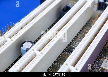 Connecteurs pour connecter une carte mémoire dans un ordinateur à proximité haut Banque D'Images