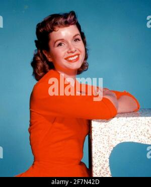 DEBBIE REYNOLDS (1932-2016) actrice américaine vers 1960