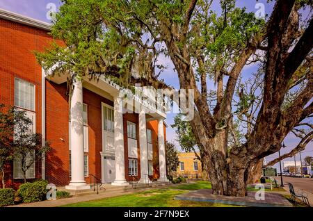 La première église baptiste de Bay St. Louis est photographiée, le 3 avril 2021, à Bay Saint Louis, Mississippi. La congrégation a été fondée en 1858. Banque D'Images