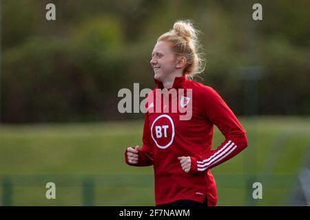 CERI Holland of Wales les femmes au cours de la formation Wales v Canada séance de formation MD1 au stade Leckwith le 8 avril 2021. Lewis Mitchell/YCPD Banque D'Images