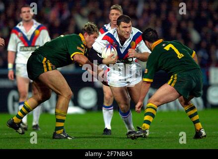 PREMIER TEST GB V OZ AU MCALPINE STADIUM HUDDESFIELD 11/11/2001 BARRY MCDERMOTT ET ANDREW JOHNS PHOTO DAVID ASHDOWN. Banque D'Images