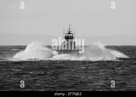 RNLB Jim Moffat (14-38), un canot de sauvetage de classe Trent exploité par la Royal National Lifeboat institution (RNLI), à Ayr lors du salon de l'aéronautique écossais en 2015 Banque D'Images