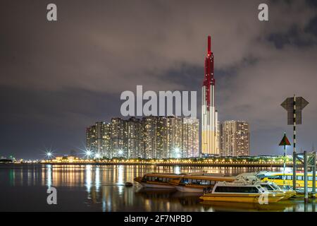 Ho Chi Minh ville gratte-ciel Vinhomes parc central la nuit Banque D'Images