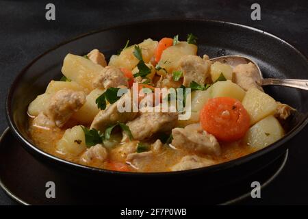 Ragoût de poulet Dakdoritang avec légumes. Cuisine coréenne Banque D'Images