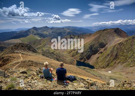 Vues depuis le sommet de Comapedrosa, le plus haut sommet d'Andorre (Pyrénées) ESP: Vues desde la cumbre del Comapedrosa, techo de Andorre Banque D'Images