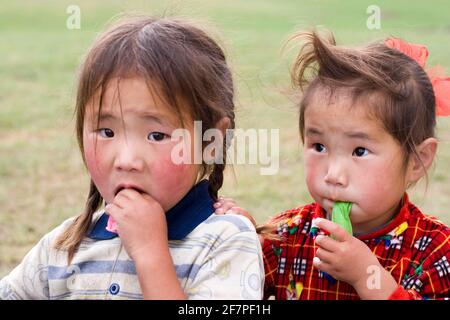 Portrait de deux filles mongoles Banque D'Images