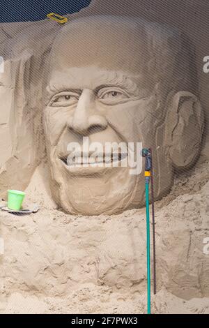 PHOTO DU DOSSIER Sculpture de sable du prince Philip, HRH le duc d'Édimbourg, sur la plage de Weymouth, Dorset, Royaume-Uni en mai - photo prise le 5/16. Le prince Philip, duc d'Édimbourg, est décédé le 9 avril 2021 à l'âge de 99 ans. Crédit : Carolyn Jenkins/Alay Live News Banque D'Images