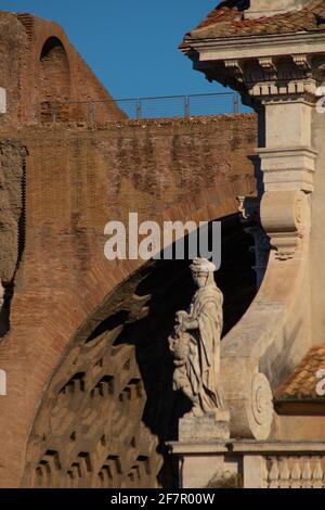 Détails de la Basilique de Santa Francesca Romana, Rome, Italie Banque D'Images