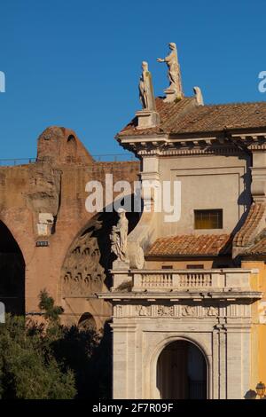 Détails de la Basilique de Santa Francesca Romana, Rome, Italie Banque D'Images