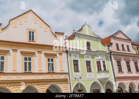 Maisons de la place Masaryk dans la vieille ville de Trebon, République tchèque. Banque D'Images
