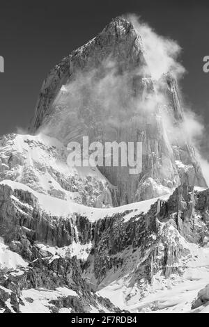 Photo en noir et blanc de Monte Fitz Roy, Patagonie. Banque D'Images