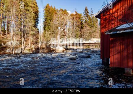 Ancien moulin sur la rivière Jokelanjoki, Kouvola, Finlande Banque D'Images
