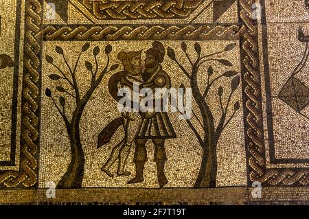 Un détail de la mosaïque Low Ham racontant l'histoire de Dido et Aeneas. Il a été fait pour les bains dans une villa romaine en c AD 350. Banque D'Images