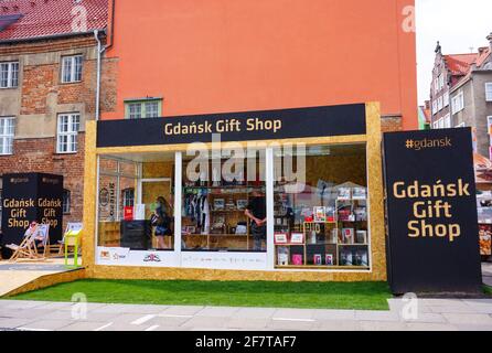 GDANSK, POLOGNE - 21 septembre 2015 : boutique de souvenirs de Gdansk au centre-ville Banque D'Images