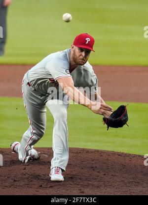 Atlanta, États-Unis. 09e avril 2021. Philadelphie Phillies départ le pichet Zack Wheeler lance dans le quatrième repas de leur match de base-ball contre les Atlanta Braves au Truist Park à Atlanta le vendredi 9 avril 2021. Photo de Tami Chappell/UPI crédit: UPI/Alay Live News Banque D'Images