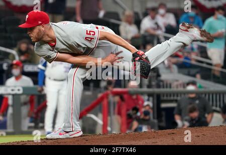 Atlanta, États-Unis. 09e avril 2021. Philadelphie Phillies départ le pichet Zack Wheeler lance dans le cinquième repas de leur match de baseball contre les Atlanta Braves au Truist Park à Atlanta le vendredi 9 avril 2021. Photo de Tami Chappell/UPI crédit: UPI/Alay Live News Banque D'Images