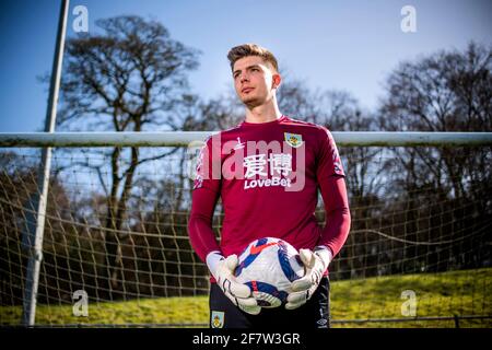 Nick Pope, gardien de but de Burnley, pose pour des portraits sur le terrain d'entraînement du Burnley FC à Padiham, Lancashire, Royaume-Uni. Date de la photo: Mercredi 17 mars 2021. Le crédit photo devrait se lire: Anthony Devlin Banque D'Images