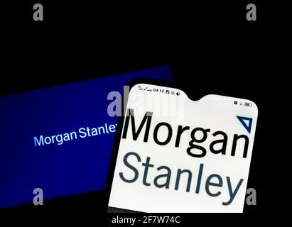 Ukraine. 10 avril 2021. Sur cette photo, le logo Morgan Stanley apparaît sur un smartphone. Credit: Igor Golovniov/SOPA Images/ZUMA Wire/Alamy Live News Banque D'Images