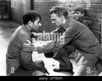 GEORGE RAFT et JAMES CAGNEY à CHAQUE AUBE je DÉCÈDE 1939 réalisateur WILLIAM KEIGHLEY First National Pictures - Warner Bros. Banque D'Images