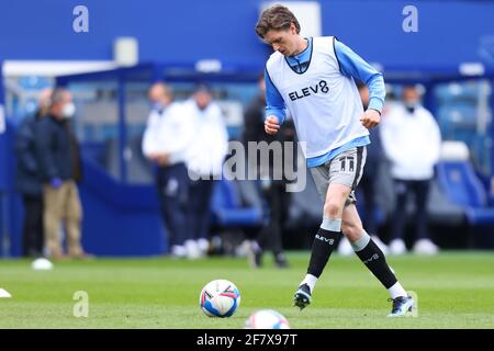 10 avril 2021 ; le Kiyan Prince Foundation Stadium, Londres, Angleterre ; le championnat de football de la ligue anglaise de football, les Queen's Park Rangers versus Sheffield Wednesday ; Adam Reach of Sheffield Wednesday pendant l'échauffement Banque D'Images