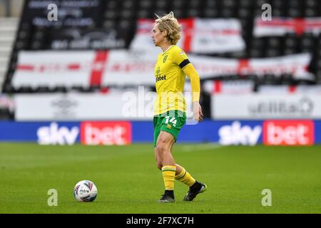 DERBY, ANGLETERRE. 10 AVRIL : Todd Cantwell de Norwich City en action pendant le match de championnat Sky Bet entre Derby County et Norwich City au Pride Park, Derby le samedi 10 avril 2021. (Credit: Jon Hobley | MI News) Credit: MI News & Sport /Alay Live News Banque D'Images