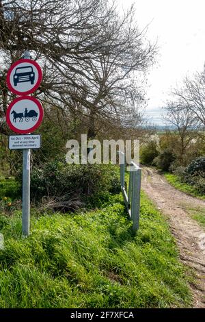 Ashwell Lane, Byway ouvert à tous trafic (BATEAU) No 9 Edworth et BATEAU No 18 Dunton. Panneaux indiquant des restrictions pour les véhicules à moteur et les chevaux tirés Banque D'Images