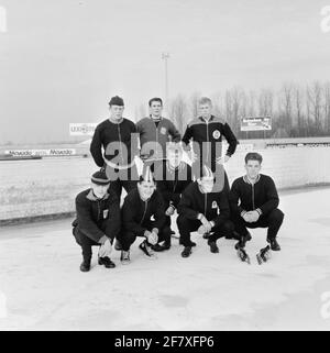 Championnats de patinage marin sur la patinoire artificielle du Deventer. Les participants: Y compris le Marinier de 1ère classe (Marn 1) H.C. Crédit. Banque D'Images