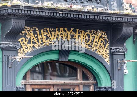 Pub de l'hôtel Railway et hébergement à Southend on Sea, Essex, Royaume-Uni. Connu pour sa musique live et son menu végétalien, fermé par COVID 19. Entreprise insolvable Banque D'Images