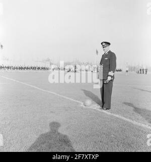 Match de football entre les équipes maritimes belges et néerlandaises. Fait partie de la série d'objets AVDKM 54757 à 54765 Banque D'Images