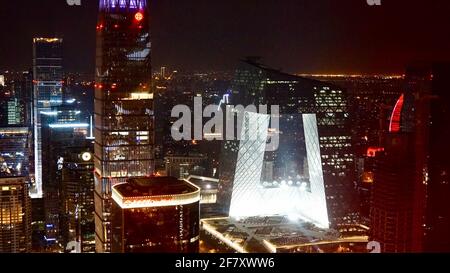 Bâtiment CCTV avec lumières allumées, scène nocturne de la ville de Pékin. Banque D'Images