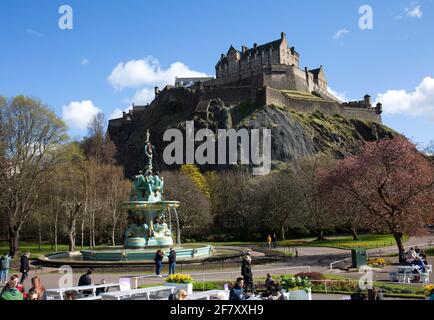 La fontaine Ross conçue par Jean-Baptiste Jules Klagmann dans les jardins de Princes Street, Édimbourg, Écosse Banque D'Images