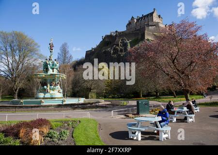 La fontaine Ross conçue par Jean-Baptiste Jules Klagmann dans les jardins de Princes Street, Édimbourg, Écosse Banque D'Images