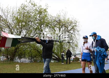 Varese, Italie. 10 avril 2021. Varese, Italie Championnats d'Europe de l'aviron 2021 derniers matches de qualification. L'Italie avec 9 bateaux est en troisième place parmi les nations finalistes dans la photo: Crédit: Agence de photo indépendante/Alamy Live News Banque D'Images