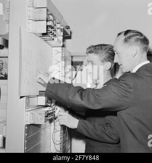 Cours de génie électrique à l'école de formation technique de la Marine royale des pays-Bas (Tokm), qui est située dans le domaine de la Marine Barracks Amsterdam (MKAD). Banque D'Images