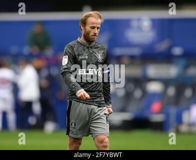 Londres, Angleterre, le 10 avril 2021. Abattu Barry Bannan de Sheffield mercredi lors du match de championnat Sky Bet au Kiyan Prince Foundation Stadium, Londres. Le crédit photo devrait se lire: David Klein / Sportimage Banque D'Images