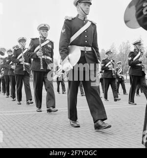 La Marine Marinierskapel der Koninklijke (Markap) pratique le de Ghantkazerne (VGKAZ) au ROTMENT de Rotterdam. Banque D'Images