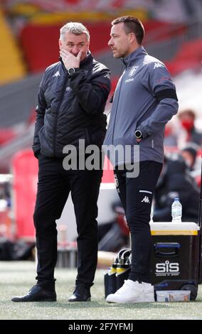 Liverpool, Angleterre, le 10 avril 2021. Dean Smith, directeur d'Aston Villa, avec l'assistant John Terry, pendant le match de la Premier League à Anfield, Liverpool. Crédit photo à lire: Darren Staples / Sportimage crédit: Sportimage / Alay Live News Banque D'Images