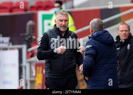 Bristol, Royaume-Uni. 10 avril 2021. Nigel Pearson, directeur de la ville de Bristol, lors du match de championnat à temps plein de l'EFL Skybet, Bristol City contre la forêt de Nottingham au stade Ashton Gate à Bristol, Avon le samedi 10 avril 2021. Cette image ne peut être utilisée qu'à des fins éditoriales. Utilisation éditoriale uniquement, licence requise pour une utilisation commerciale. Aucune utilisation dans les Paris, les jeux ou les publications d'un seul club/ligue/joueur. photo de Lewis Mitchell/Andrew Orchard sports Photography/Alamy Live News crédit: Andrew Orchard sports Photography/Alamy Live News Banque D'Images